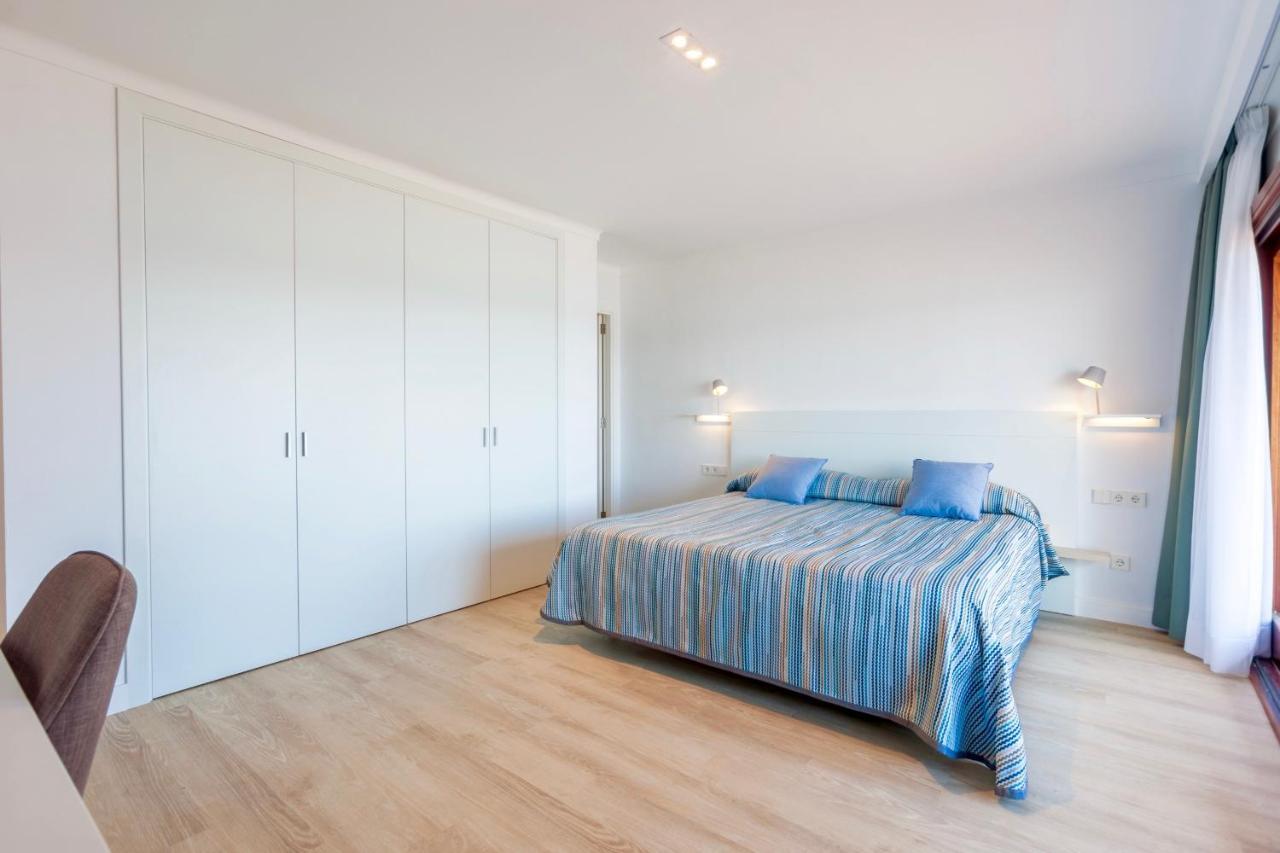Beachfront Villa Socias Playa By Sealand Villas プラヤ・デ・ムロ エクステリア 写真